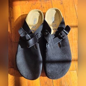 Birkenstock Boston Clogs in black suede SIZE 42
